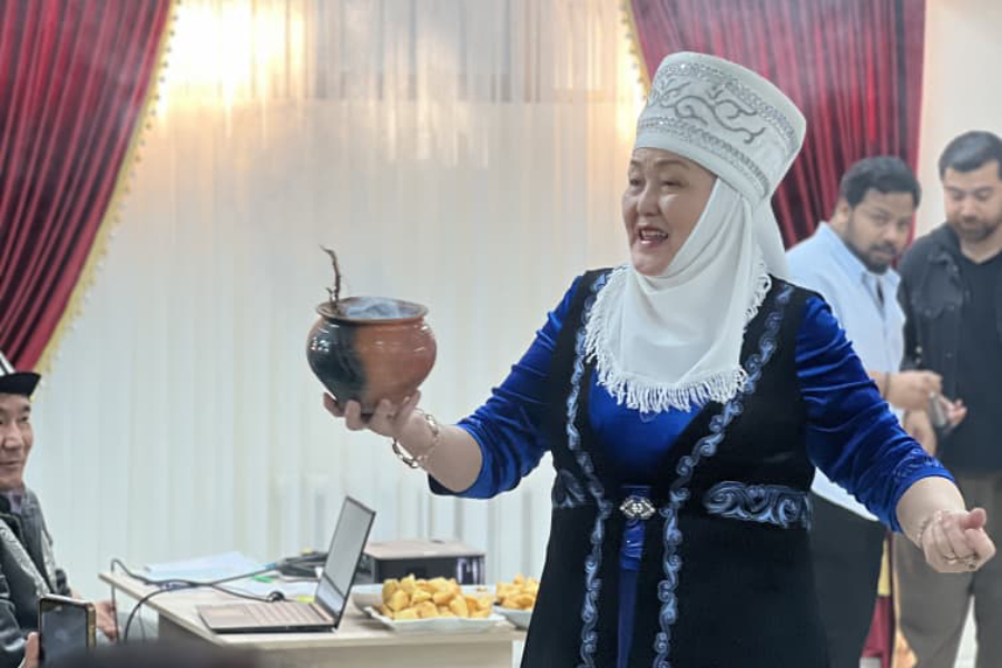 Gala event dedicated to the holiday of Nooruz was held in the large assembly hall of the Royal Metropolitan University